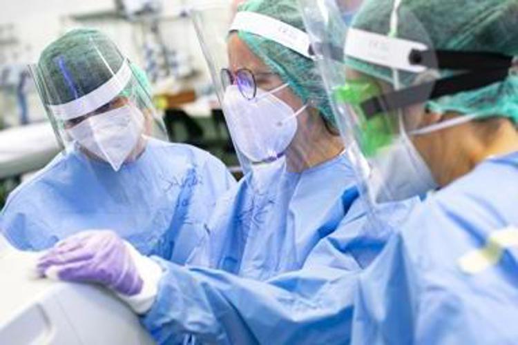 Il PTS condanna gli attacchi e le minacce a medici e scienziati